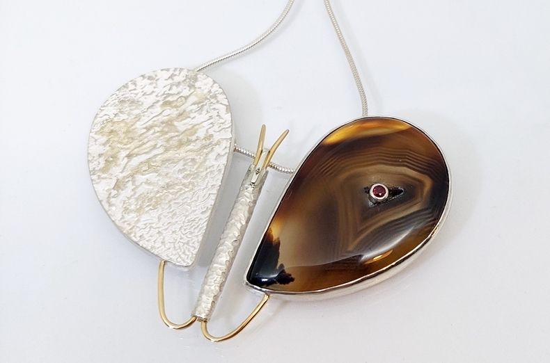 Coeur-papillon (pièce unique 2024)