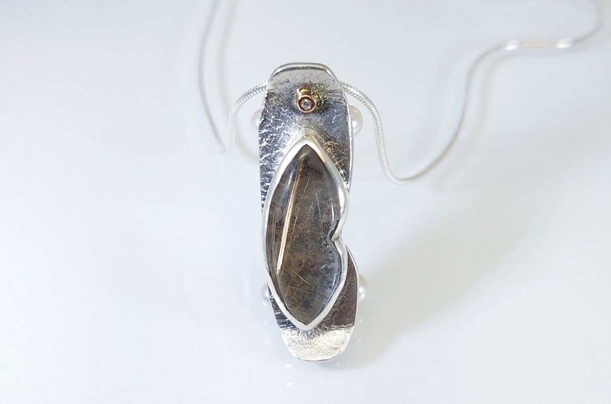 "Etoiles filantes" (pendentif "Skate-Bouche"). 2024