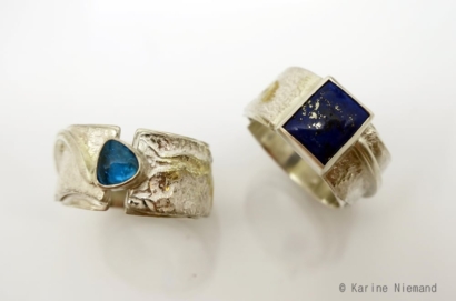Bagues d'union "Tectoniques" en argent, lapis-lazuli, apatite Bagues d'union "Tectoniques" en argent, lapis-lazuli, apatite