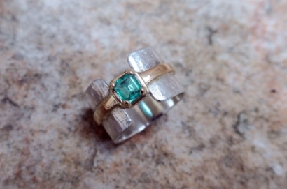 Bague Or jaune 18 ct, argent, émeraude Bague Or jaune 18 ct, argent, émeraude