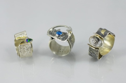 Bagues "Tectoniques". (opales, quartz). 2014 Bagues "Tectoniques". (opales, quartz). 2014