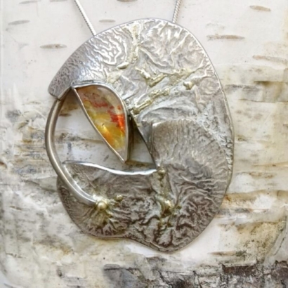 Pendentif en argent, or jaune, quartz (6cm) Pendentif en argent, or jaune, quartz (6cm)