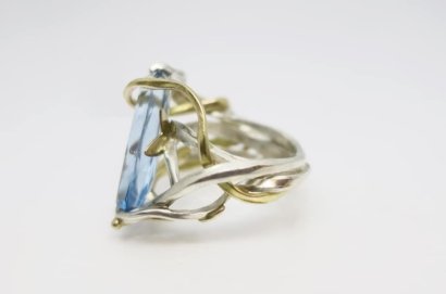 Bague "Lianes" or jaune 18ct, argent, aigue-marine Bague "Lianes" or jaune 18ct, argent, aigue-marine
