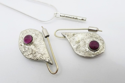 Pendentif/Boucles d'oreilles/pins "Coeur Papillon" (création 2022) Pendentif/Boucles d'oreilles/pins "Coeur Papillon" (création 2022)