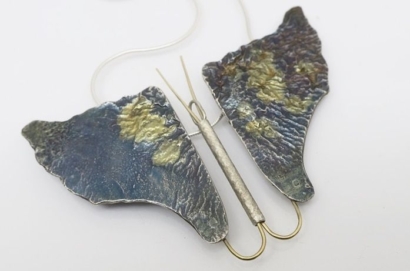 Pendentif/Boucles d'oreilles/broches "La fête du slip" (création 2022) Pendentif/Boucles d'oreilles/broches "La fête du slip" (création 2022)