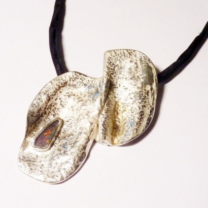 Pendentif "Tectoniques" (2015) Pendentif "Tectoniques" (2015)