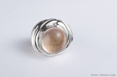 Bague "Lune" argent et quartz rose Bague "Lune" argent et quartz rose